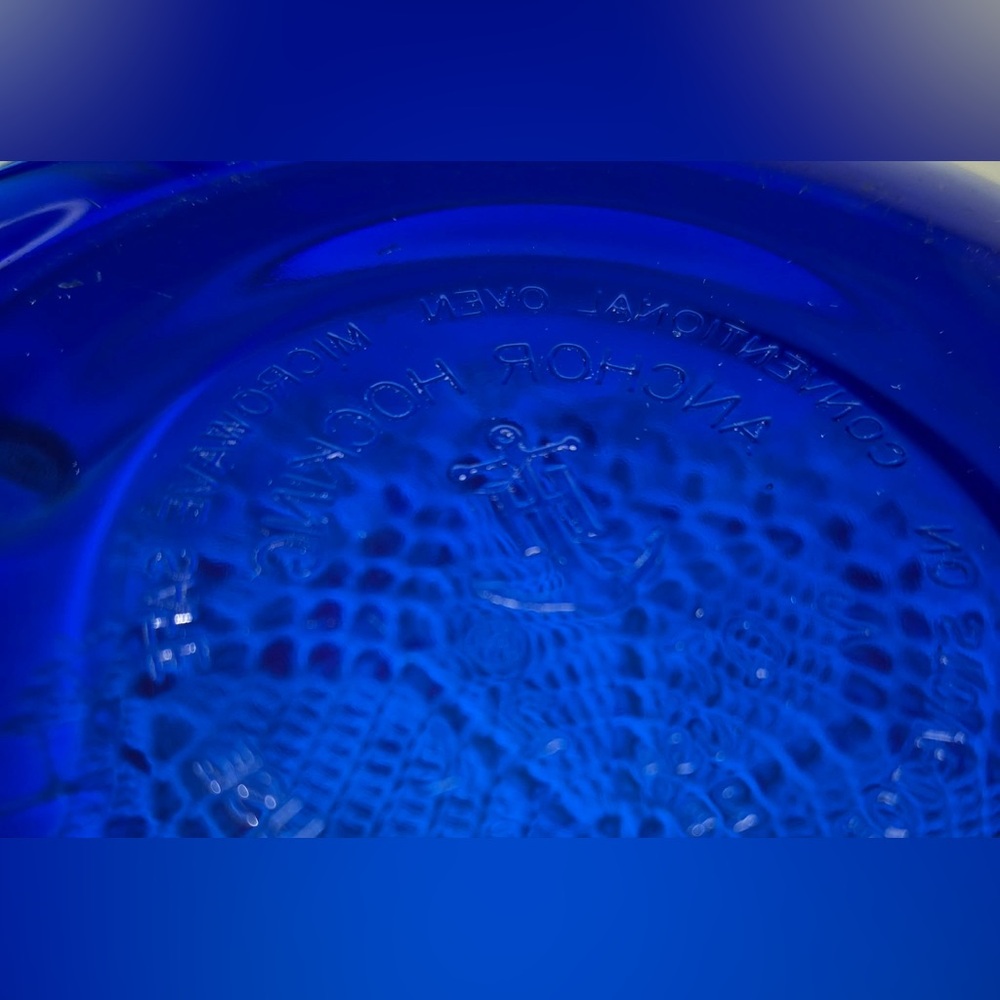 Vintage Blue Cobalt Glass Round Baking Dish with Lid, Handles 2qt Anchor Hocking - Picture 3 of 16
